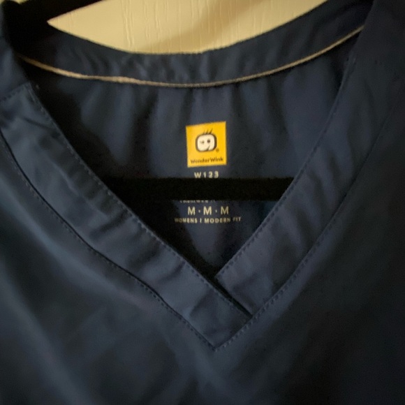 Wonder wink women’s scrub top size-M - Picture 3 of 5